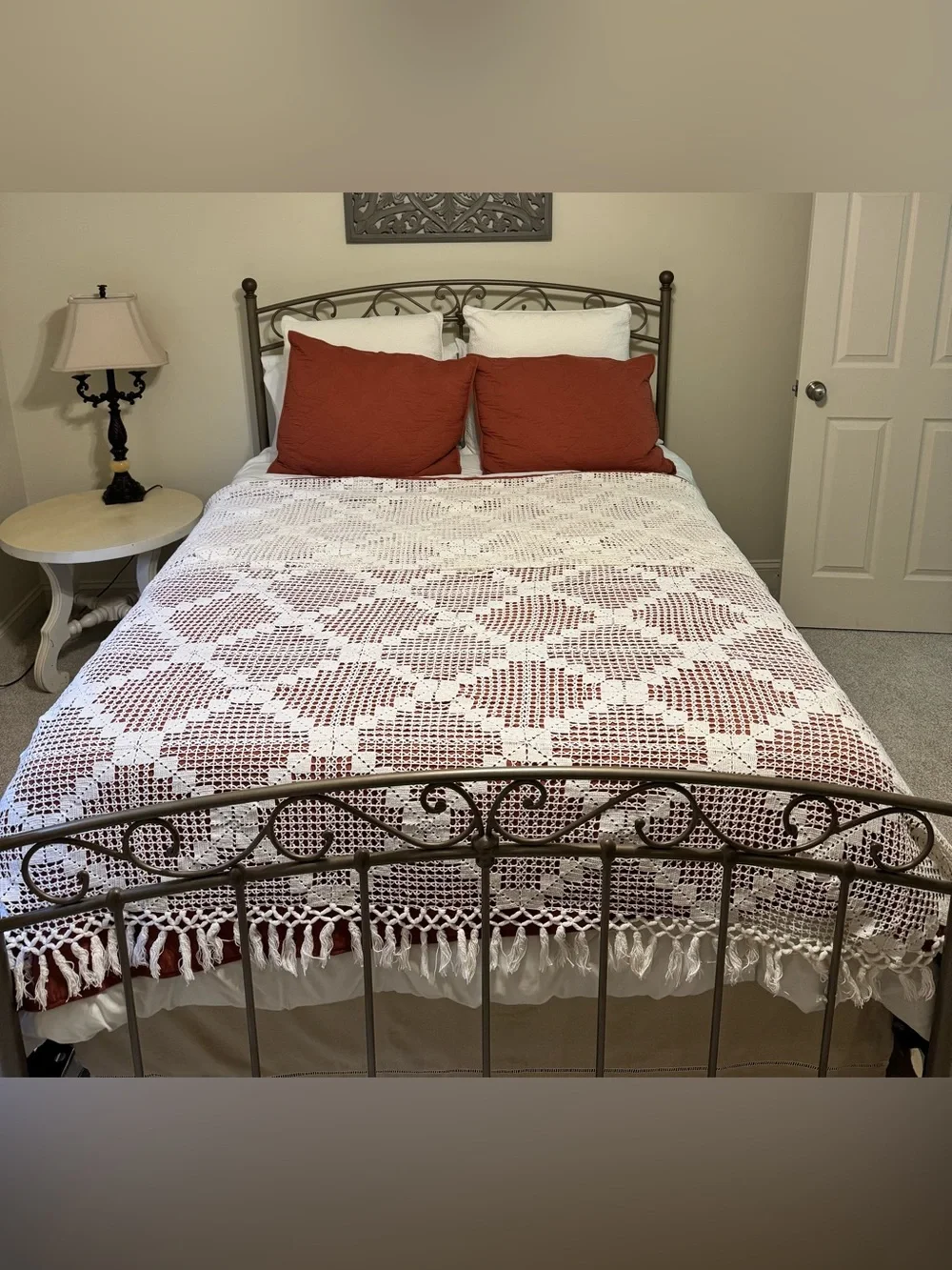 Vintage Full/Queen Ivory Hand-Crocheted Fringed Lace Coverlet Bedspread 88